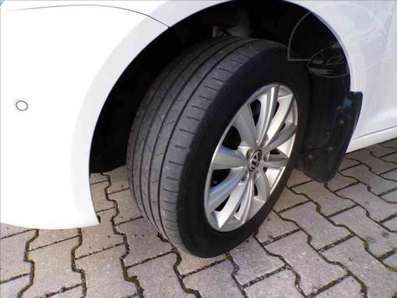 Volkswagen Touran 2,0 TDI AUTOMAT,HIGHLINE - foto 18