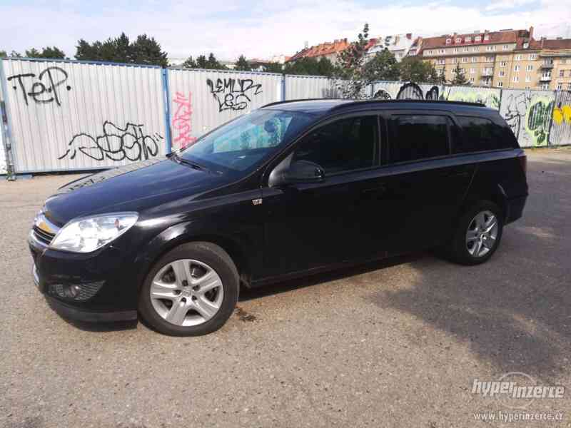 OPEL ASTRA CARAVAN 1.9CDTI 88KW RV 2010 - foto 3