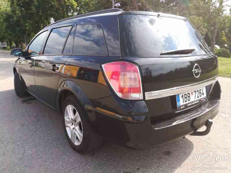 OPEL ASTRA CARAVAN 1.9CDTI 88KW RV 2010 - foto 4