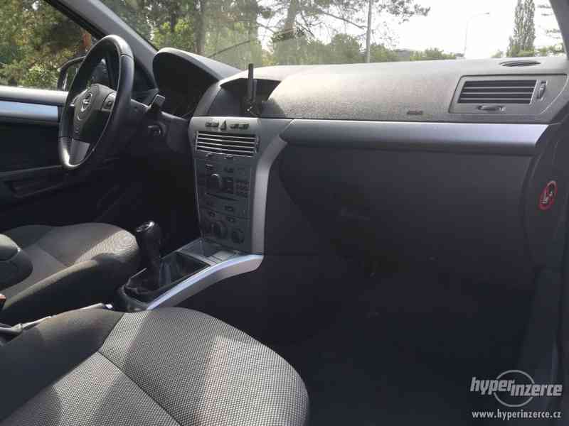 OPEL ASTRA CARAVAN 1.9CDTI 88KW RV 2010 - foto 8