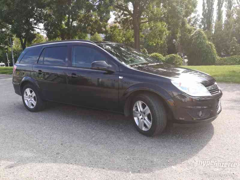 OPEL ASTRA CARAVAN 1.9CDTI 88KW RV 2010 - foto 10