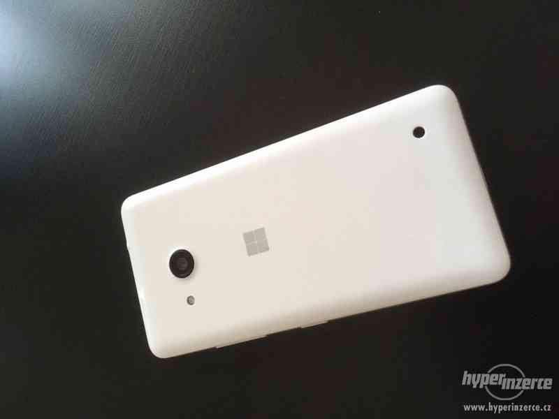 Prodám chytrý telefon Lumia 550 bílý - Dobrý stav - foto 3