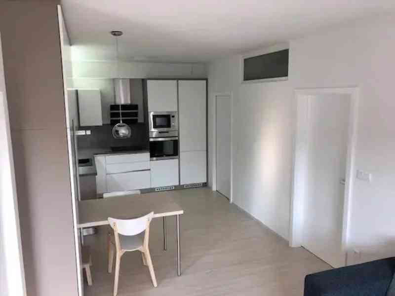 Pronájem bytu 2+kk 50 m² - foto 3