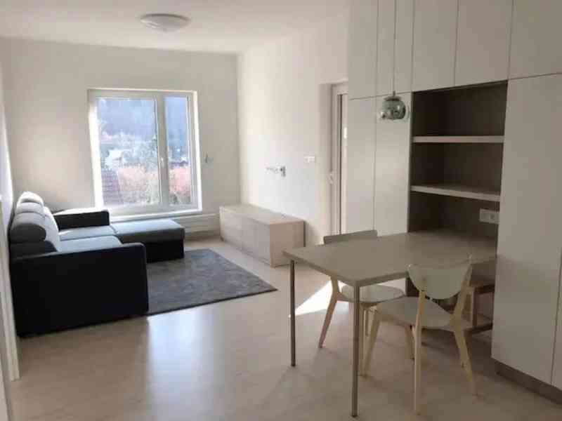 Pronájem bytu 2+kk 50 m² - foto 5