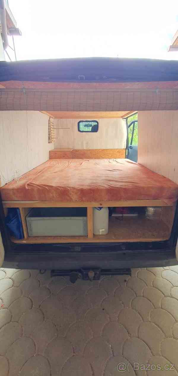 Ford Transit 2,2 L1H1 s vestavbou na spaní - foto 10