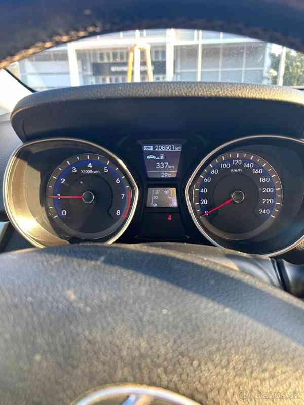 Hyundai i30 1,6   MPI - foto 5