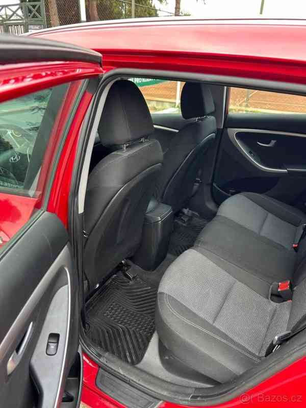 Hyundai i30 1,6   MPI - foto 10