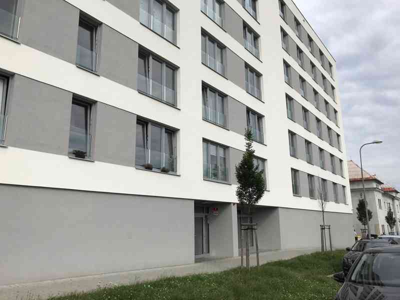 Pronájem garážového stání Plzeň Bory, ul. Nemocniční - foto 2