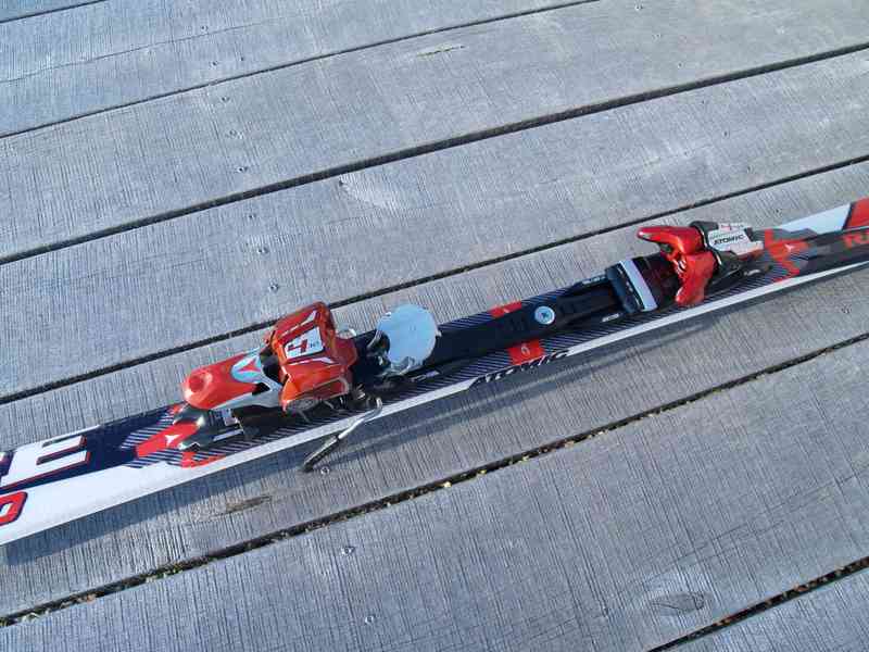 Závodní sjezdové lyže Atomic Race GS 10 174cm - foto 7