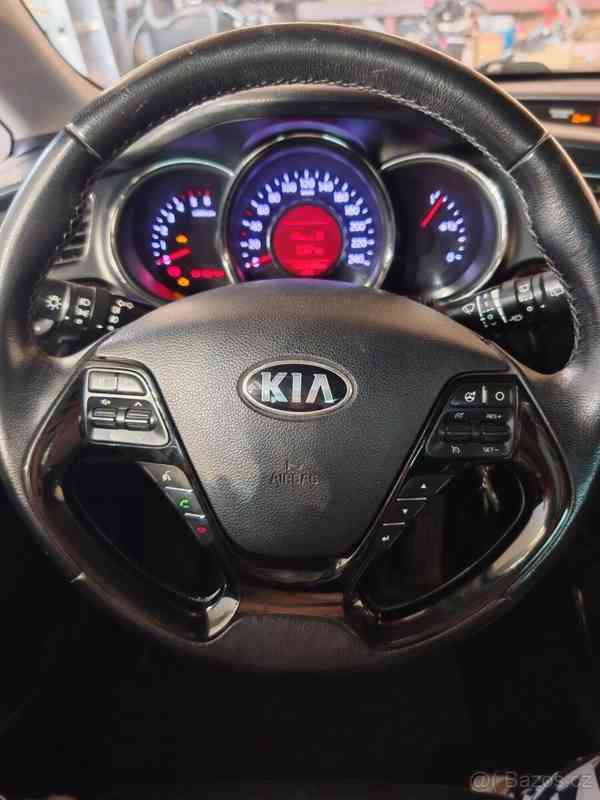 Kia Ceed 1,6   CRDI - foto 16