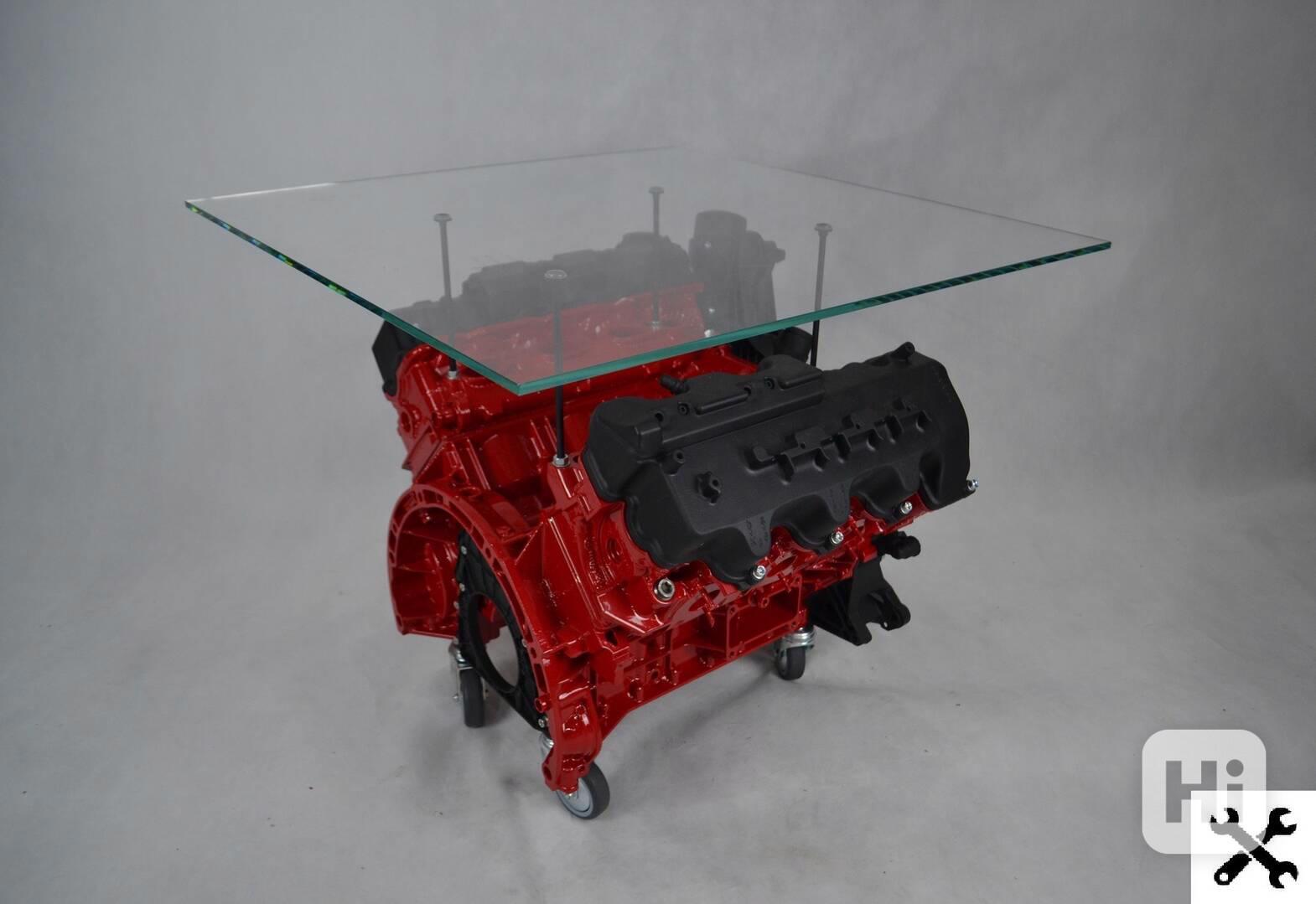 Motor R4 Table Konferenční stůl blok motoru R4 R6 V6 V8 V12 - bazar - Hyperinzerce.cz