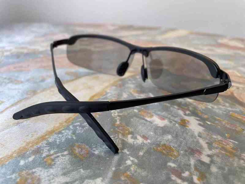 Prodám nové "photochromic" sluneční brýle + dárek - foto 3