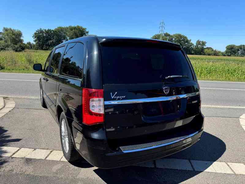 Lancia Voyager 3.6 Navi Stown Go RT Kůže 2012 - foto 4