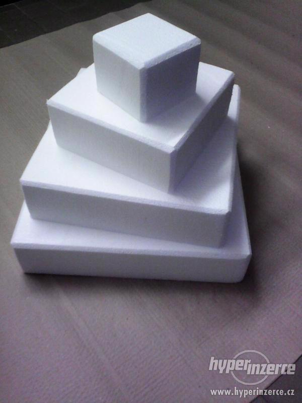 Polystyrenový dort ovál třípatrový trvanlivý - atrapa maketa - foto 2
