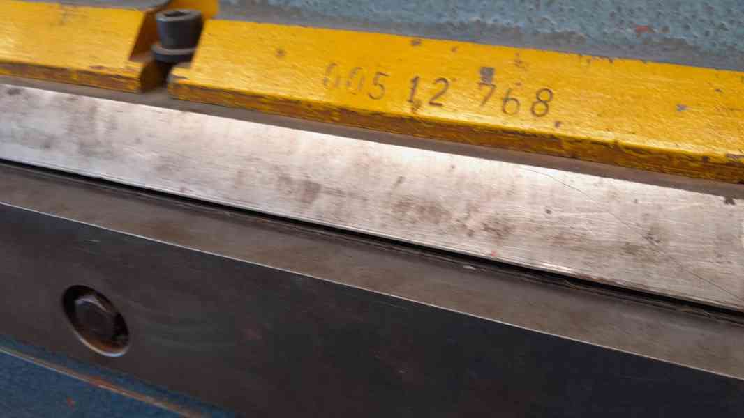 Použitá ohýbačka plechu XO-1000/3A, r. v. 1994 - foto 4