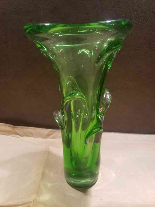 Zelená váza z hutního skla Jan Beránek - foto 1