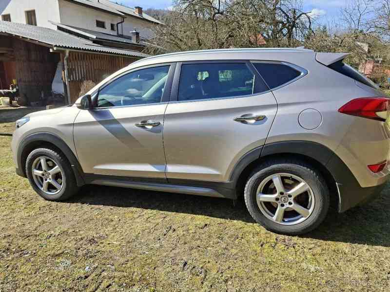Hyundai Tucson 2,0   D 100kW 4x4 - foto 4