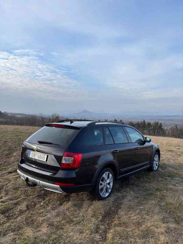 Škoda Octavia 2,0   3 scout - foto 4