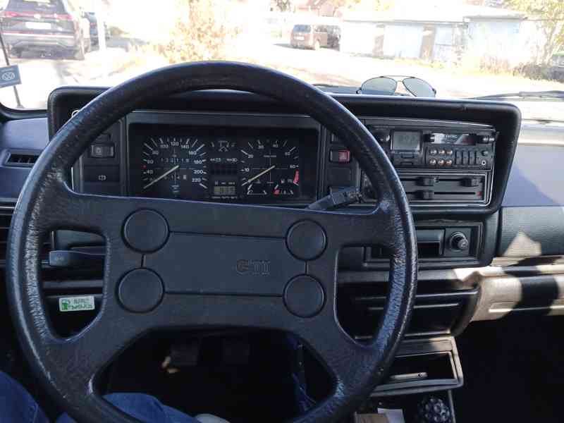 VW GOLF I cabriolet 1,8 GLI 1987 - foto 9