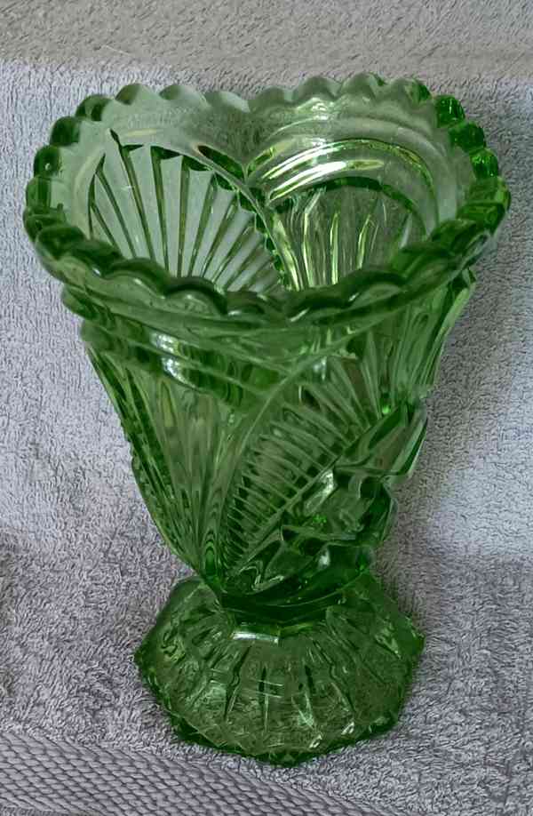 SKLENĚNÁ VÁZA  - foto 2