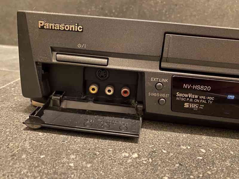 PANASONIC NV-HS820 videorekordér S-VHS - zánovní - foto 2