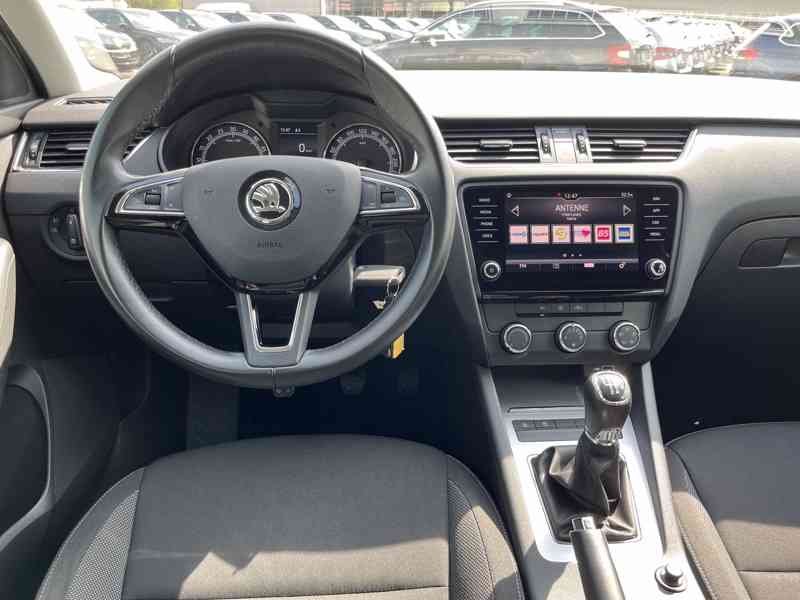 Škoda Octavia Combi 1.6 TDI Ambition 85kw - foto 21