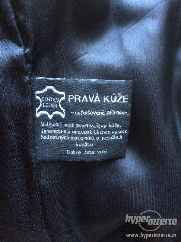 Prodám dámský černý kožený kabát - foto 4