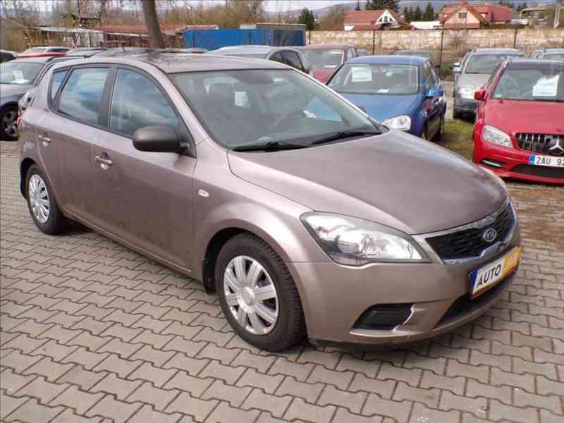 Kia Cee´d 1,4 i16V KLIMATIZACE - foto 1