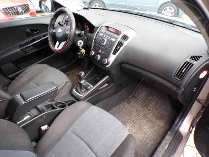 Kia Cee´d 1,4 i16V KLIMATIZACE - foto 11