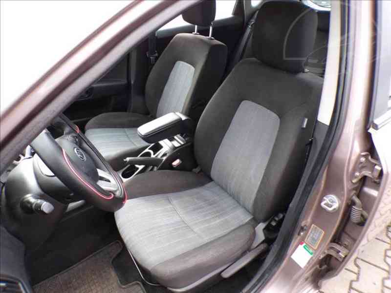 Kia Cee´d 1,4 i16V KLIMATIZACE - foto 7