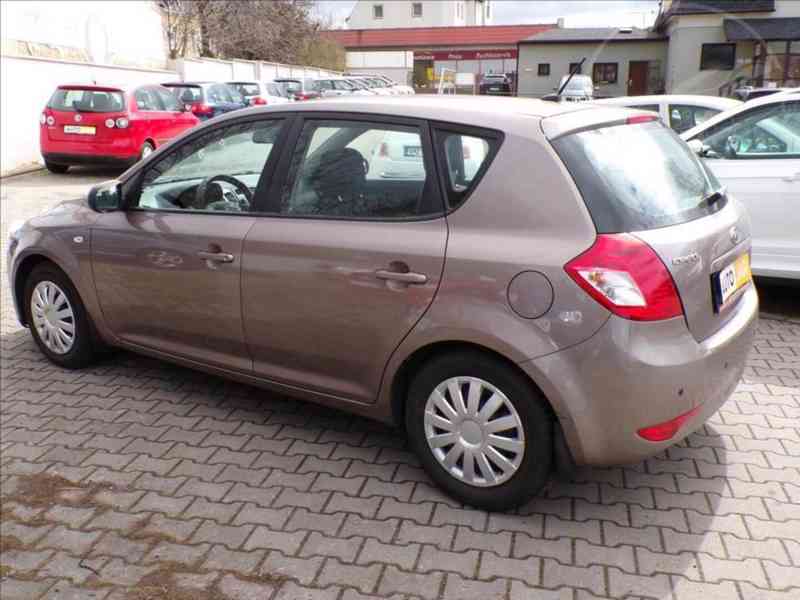 Kia Cee´d 1,4 i16V KLIMATIZACE - foto 4