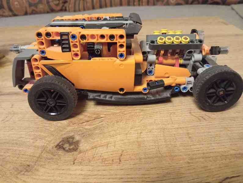 LEGO Technic 42093 – Hot Rod - foto 3