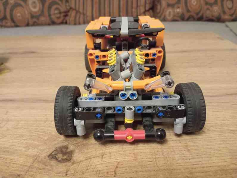 LEGO Technic 42093 – Hot Rod - foto 2