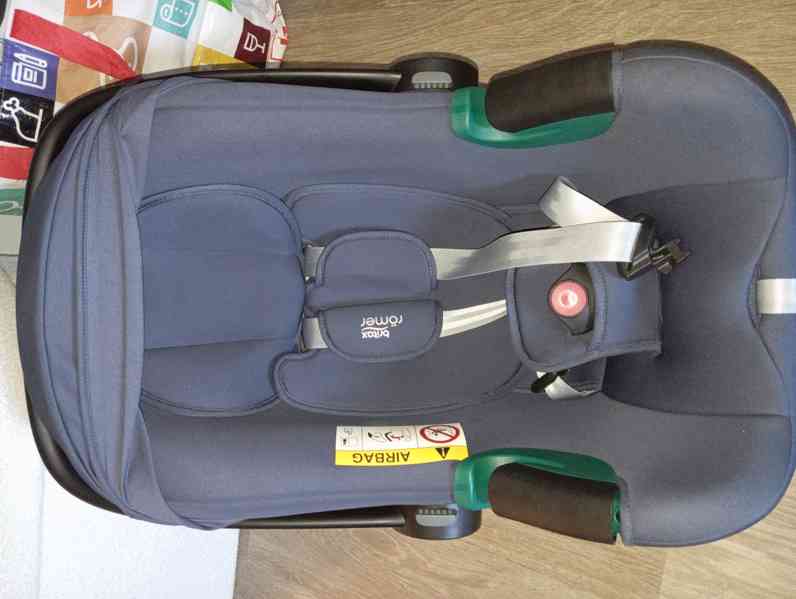 Autosedačka vajíčko značky Britax Romer baby Safe 3 i-size  - foto 4