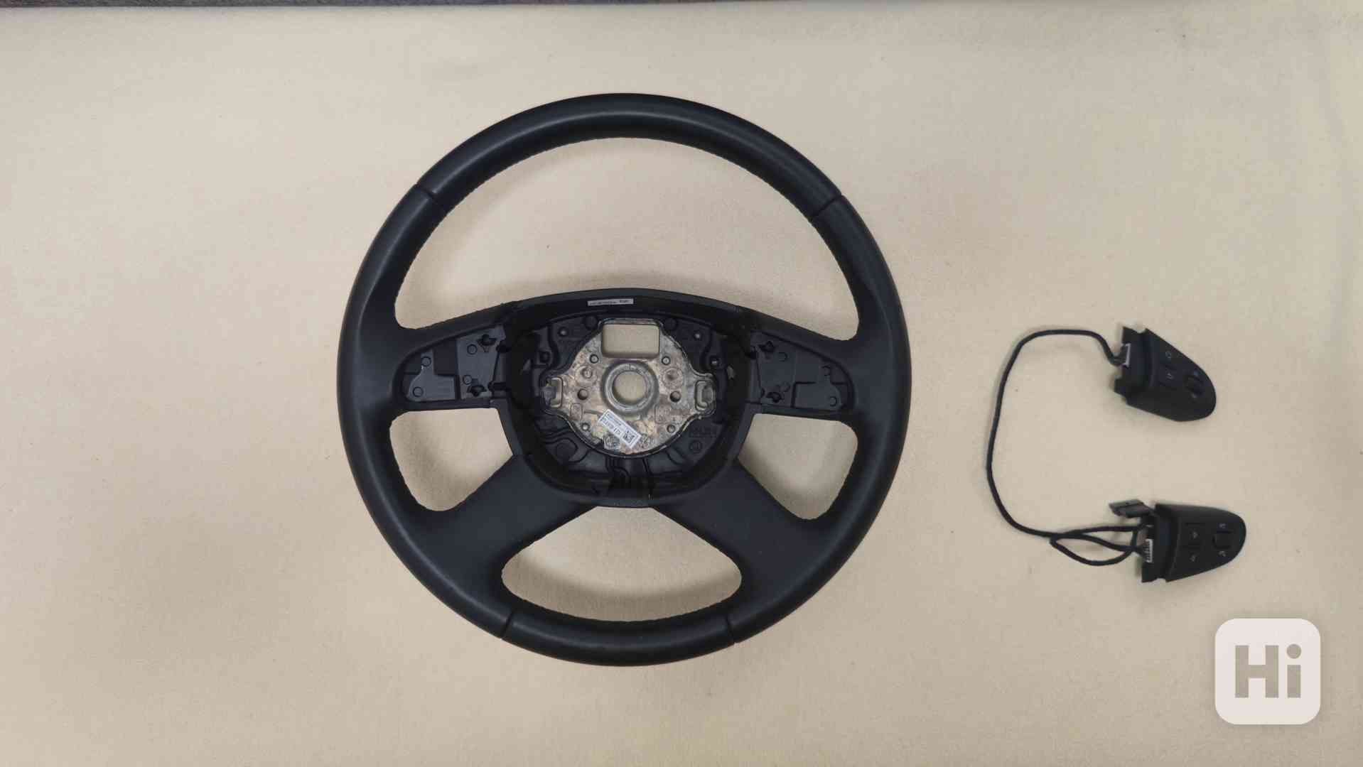 Škoda SUPERB multifunkce volantu pravá 3T0959538E - foto 1