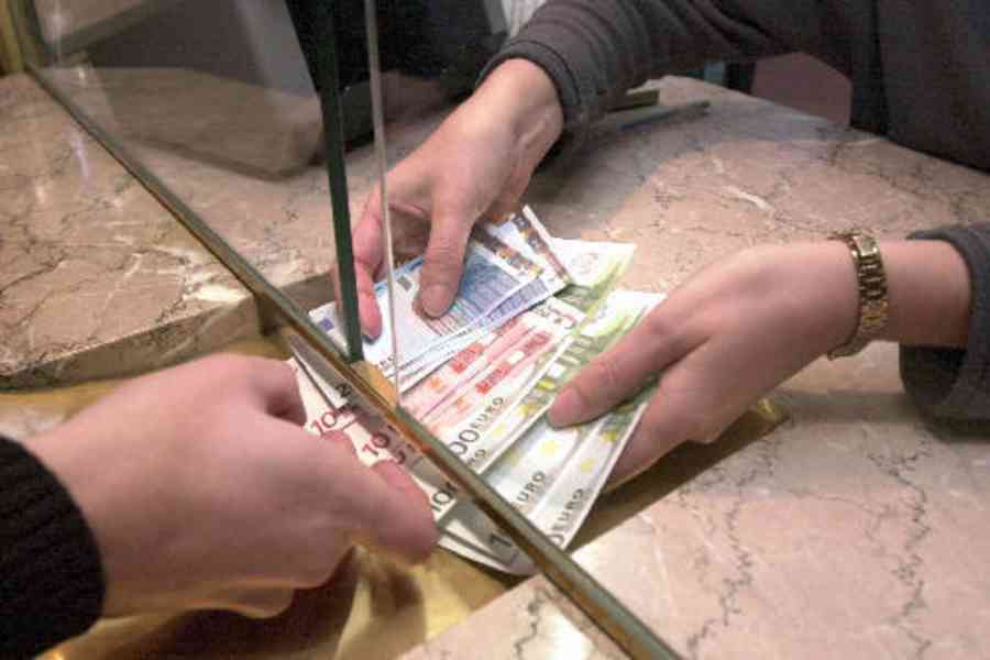 POTŘEBUJETE RYCHLOU A PRAVIDELNOU PŮJČKU BEZ POPLATKŮ PŘEDEM