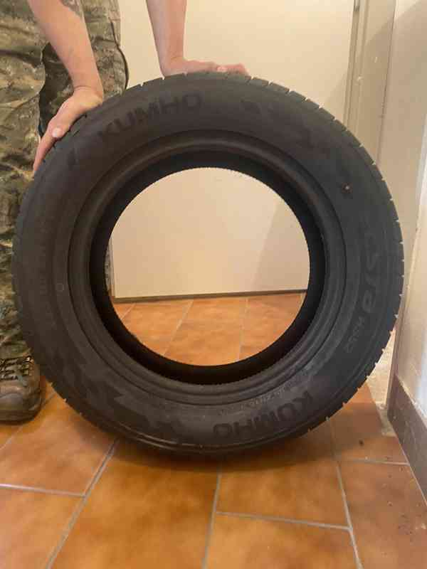 Kumho 225/55 R16 95W - bazar - Hyperinzerce.cz