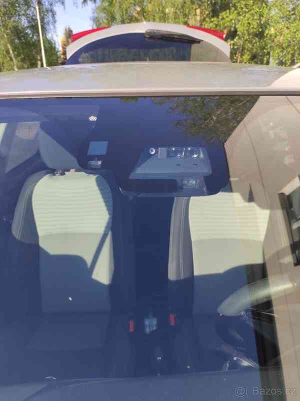 Toyota Yaris 1,5 82kW - 2016 - 56 000 najeto - foto 12