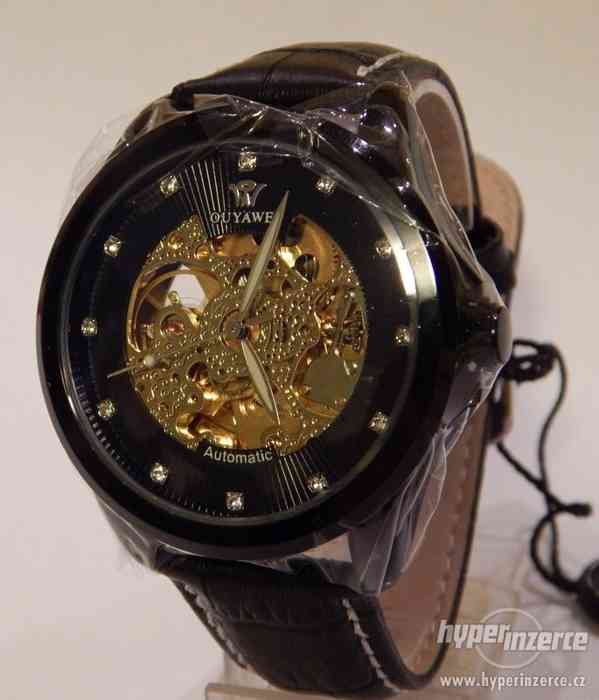 Samonatahovací hodinky, černý kožený pasek - foto 1
