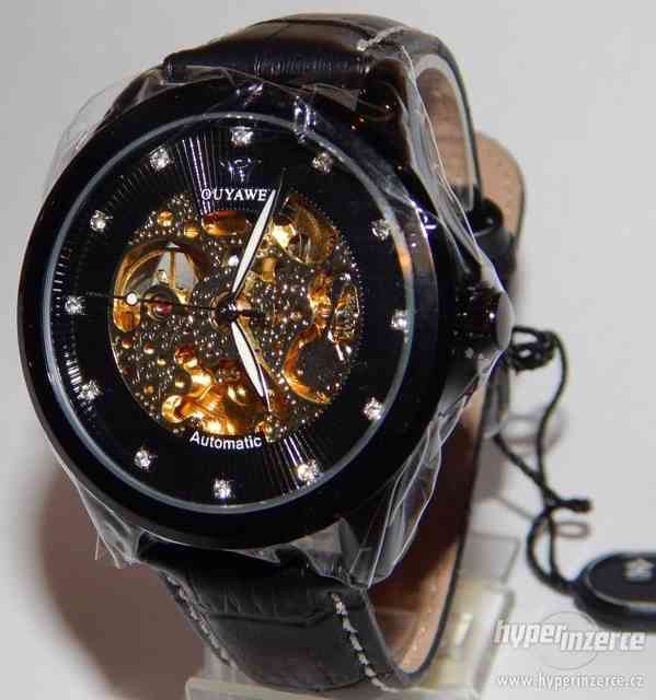 Samonatahovací hodinky, černý kožený pasek - foto 2