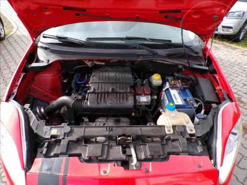 Fiat Punto 1,4 i - foto 13
