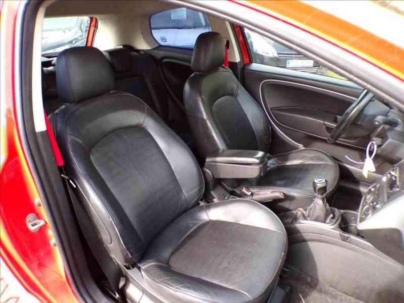 Fiat Punto 1,4 i - foto 12