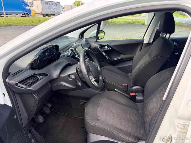 Peugeot 208 1,2   60KW, 2017 - foto 10