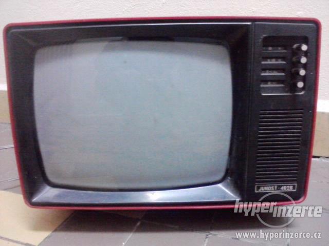 Přenosný televizor,televize Junosť 4028 - foto 1
