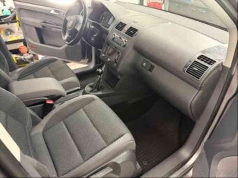 Volkswagen Touran 2,0 TDI 103kW, po komplet.S. - foto 9