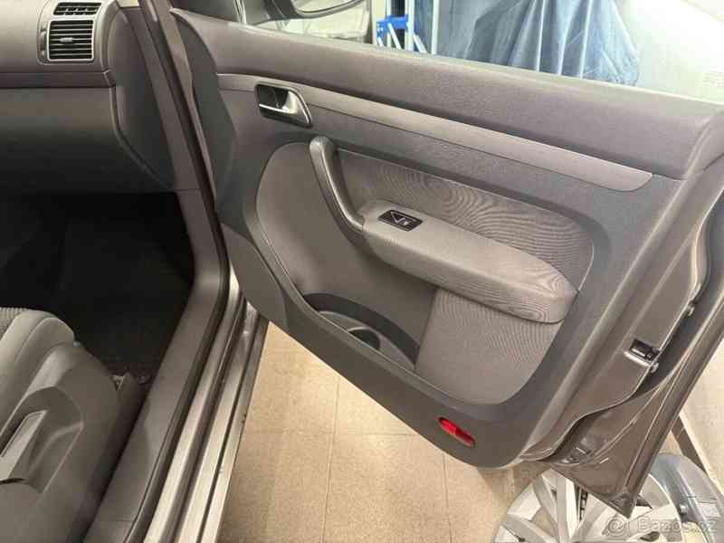 Volkswagen Touran 2,0 TDI 103kW, po komplet.S. - foto 29