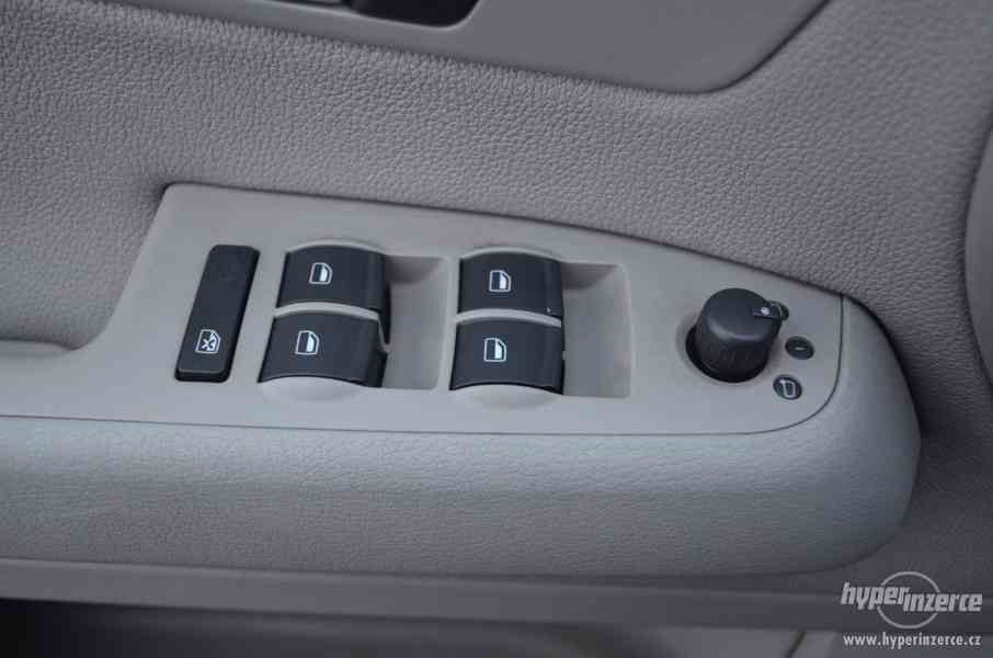 Audi A4 Avant 3.2 FSI V6 quattro - foto 13