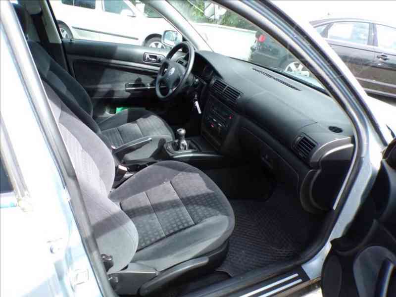 Volkswagen Passat 2,0 i TAŽNÉ ZAŘÍZENÍ - foto 11