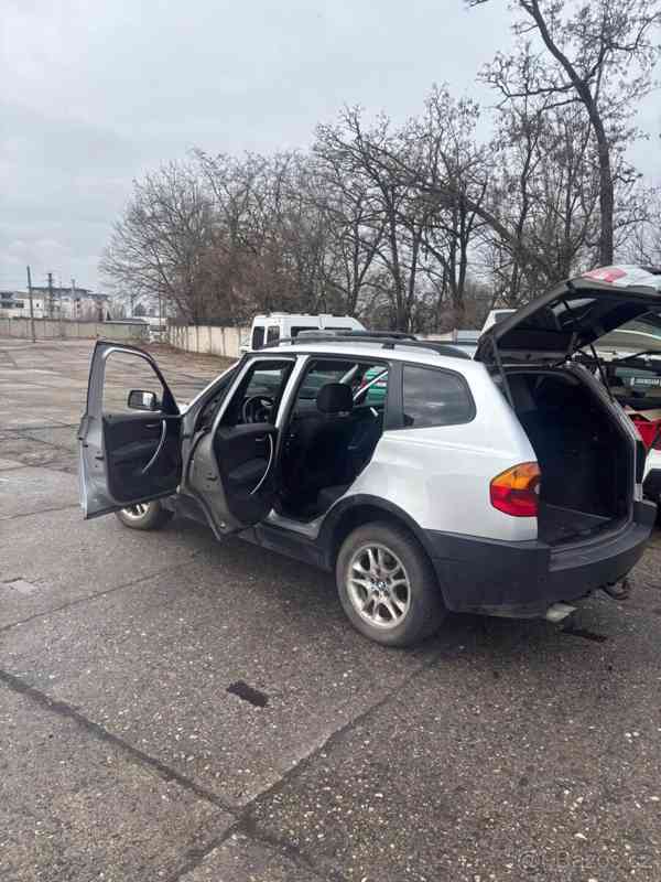 BMW X3 3,0   V6 D - foto 5