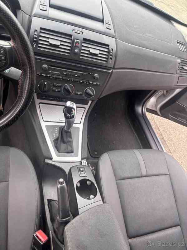 BMW X3 3,0   V6 D - foto 9